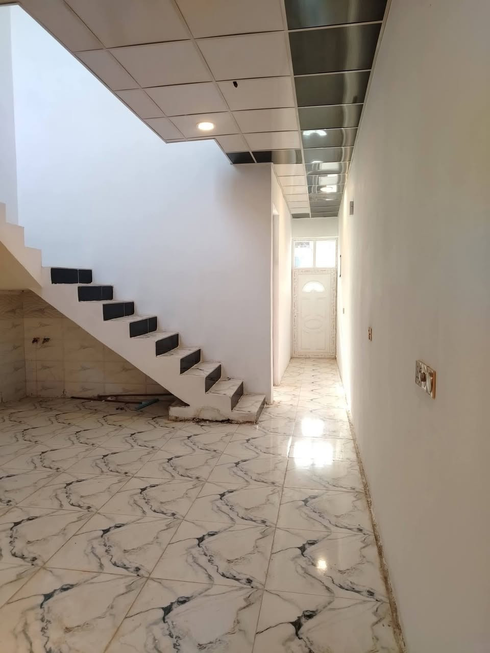 بيت 100 متر طابق واحد طابو زراعي سند 25 التحرير الحولي الزراعي الجزء الثاني قرب اسواق سنتر الحولي خدمات كاملة  مجاري تبليط ماء وكهرباء 
والسعر مناسب جدآ 
***********
