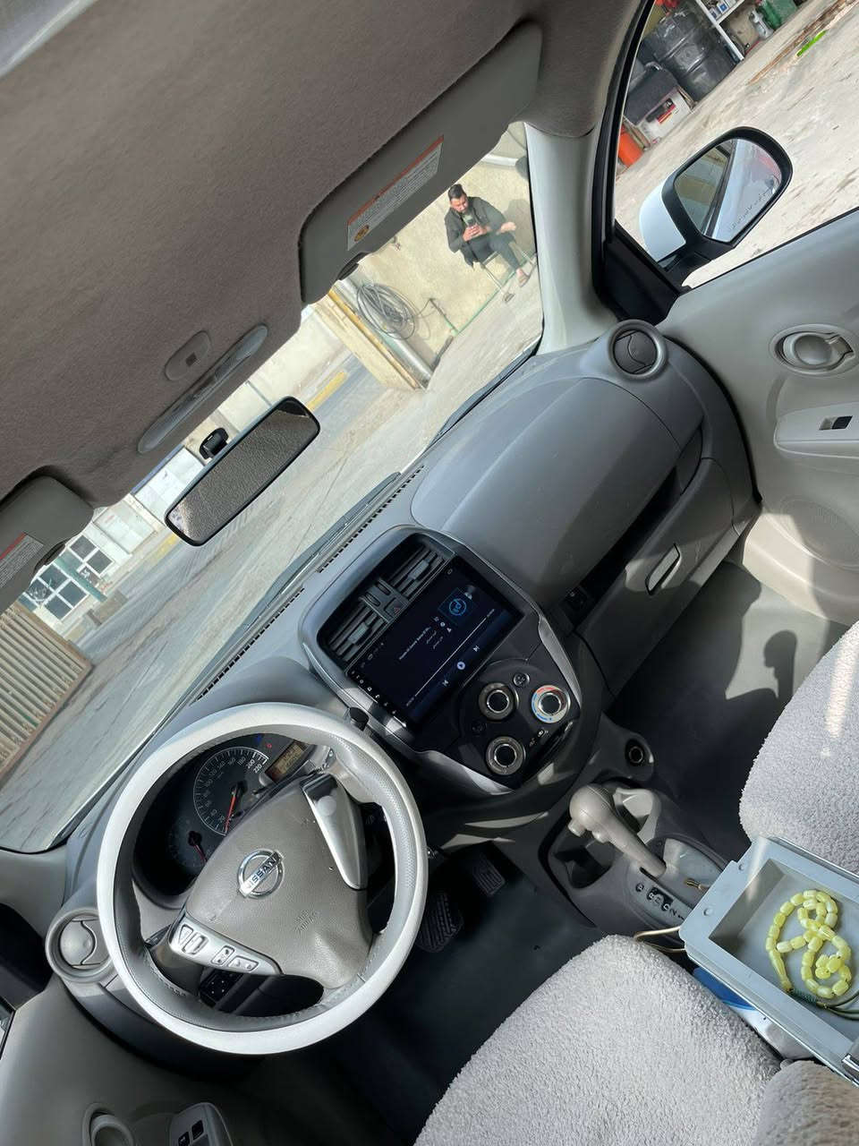 نيسان صني هندي  للبيع موديل 22 أربيل راعيه بالبصرة  تريد وكاله تريد تحويل  انا حاضر ماشيه 116 km  السيارة مدرشمة من الداخل نضيفة كلش بيها جاملق والباب بارد جهه السايق  والمكان  المأشر  عليه بي بارد /كير / محرك /تبريد /حداديه /كهربائيات/ كفاله عامة. 
السعر115 وبيها مجال بسيط.
علما اني مكلف بالنشر و هذا
رقم راعيها ***********
