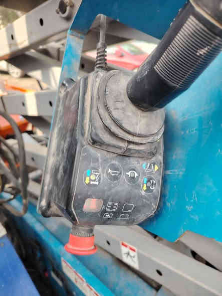 مصاعد كهربائية شحن أمريكا ٦ متر بغداد باب الشيخ مقبرة الغزالي محل سعد العقابي ابو حسن العتابي رقم وتساب ***********
