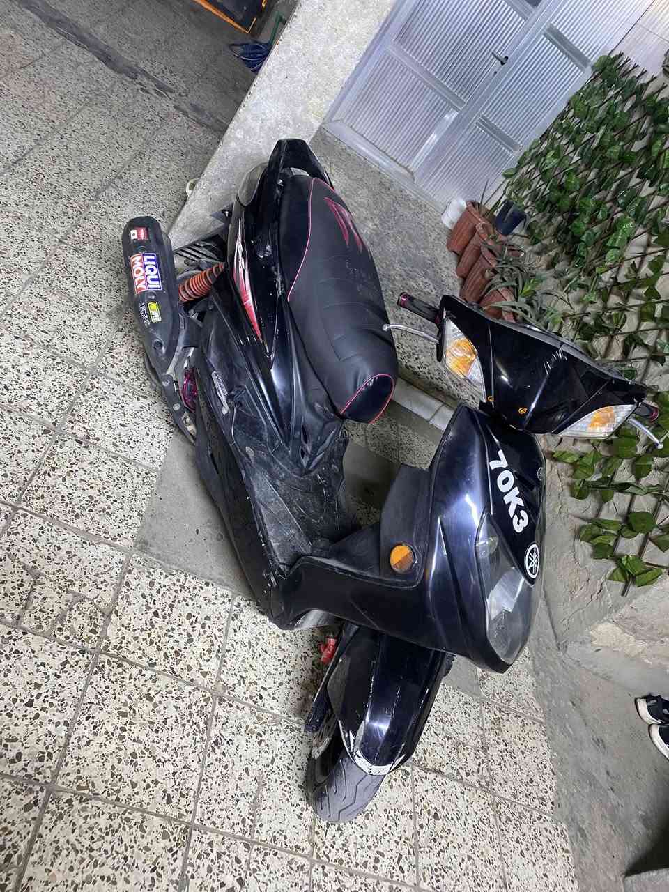 دراجة سكنس فحل نوزل نضيفة بلاديه  شلعه معدل مكينه ناعمة نوزل الدارجة جاهزه من كل النوحي السعر 900 وبيه مجال العنوان بغداد الشعب ***********
