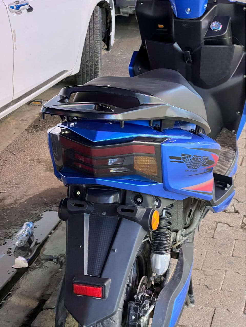 🔥 A12 
من شركة MTR
🚀 قوة ما تتقارن… أداء يخليك بالمقدمة
دراجة A12 مصممة للّي يريد سرعة حقيقية، ثبات عالي، وتقنيات متطورة 
⚡ منظومة الطاقة والأداء
🔋 6 بطاريات مسطرة كرافين عالية الكفاءة
🌀 ملف 2000 نحاس حقيقي (مطوّر) لعزم أقوى واستجابة أسرع
🚀 سرعة حقيقية 80 كم/س
🛣️ مدى قيادة حقيقي 60 كم بالشحنة الواحدة
🎚️ ثلاث سرعات للتحكم حسب رغبتك
🏋️‍♂️ تتحمل أوزان لحد 300 كغم
🛞 تاير جوبلس قياس 12 / 120 / 70 ثبات وأمان أعلى
🛡️ أمان وسيطرة كاملة
🔄 نظام الرجوع للخلف
🛑 بريكات دسكات قوية
💧 دبلات هايدروليك لامتصاص الصدمات
🧠 حساس بريك ذكي
🔐 مانع سرقة
🛞 ويل كب قوي جداً لتحمل الطرق الصعبة
💡 تكنولوجيا ورفاهية
🔥 لايت زنون 4 عدسات + لدات نهارية ترحيب
📱 شاحن تلفون
↔️ دبل إشارة
🔑 تشغيل بصمة + كارت NFC + نظام ذكي 
مراوس فقط 🤍 وصلها موجود 
رقمي *********** بغداد, العراق
