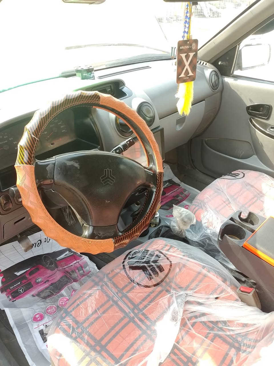 السلام عليكم سايبه موديل 2017 سياره بدون صبغ خير من الله تخم تاير كير مكينه تبريد  خير من الله صدر جديد رقم بغداد انكليزي سياره مال جني كبل للشارع داخله حلو متصرف عليها 
مكاني بغداد الحسينيه الراشديه 
السعر 42 وبيه مجال 

***********
