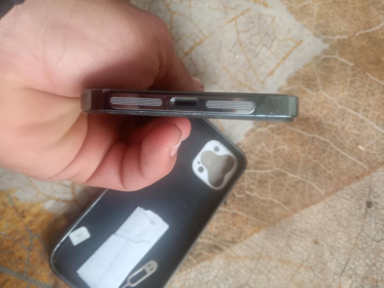 سلام عليكم ايفون 12ابرو ماكس للبيع او مراوس مستبدل شاشه اوبطاريه فقط اصليات 256ذاكره العنوان سليمانيه توصيل ماكو السعر 330 الف الرقم *********** وتساب
