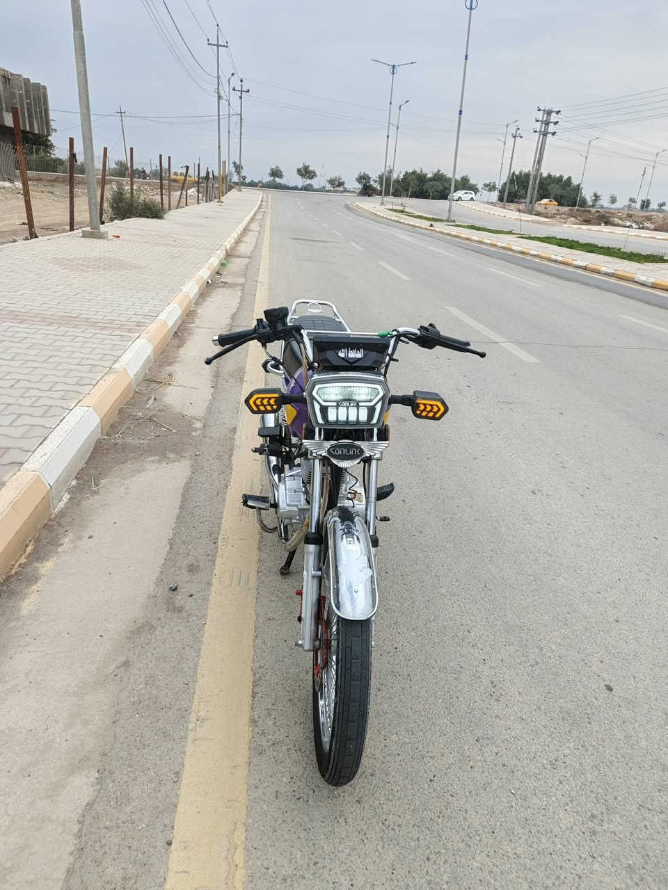 سلام عليكم شباب دراجه سونك اوراق سكنر دراجه موديل 2025 الله شاهد دراجه نضيه سعره 800 وبيه مجال للشرايه راسلني خاص او عل رقم *********** متواجد باي وقت الله يرزق الجميع
