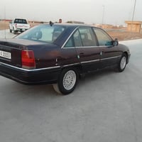 اوبل اوميكا • ١٩٩٢ • كير عادي