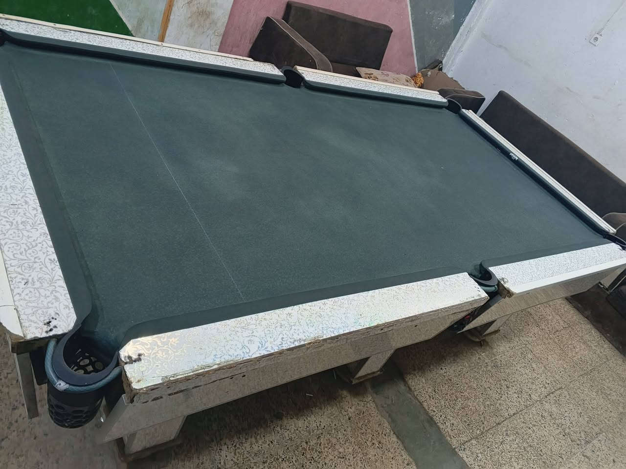 سلام وعليكم   ميز  لبيع ماع طوبات 2واحد مستعمل وثاني جديد معاد 5كبوات  ملحقات  عنواني تركلان قطش ***********
