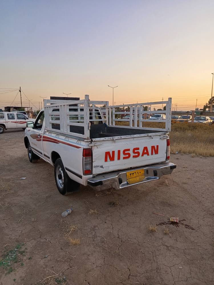 نيسان بيكاب 4 قولاب
گيرمحرك شرط بيه بنيت سبغ بدنه بيه تخه سنويه منتهي سعر 95 مجال قليل شرط تحويل مكان سياره جمجمال 
*********** كركوك, العراق
