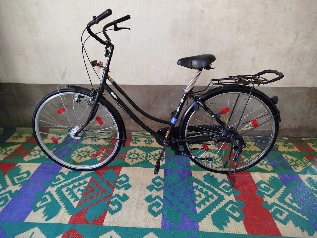 السلام عليكم بايسكل للبيع السعر 100بي مجال الرقم ‏‪0788 007 2498‬‏
