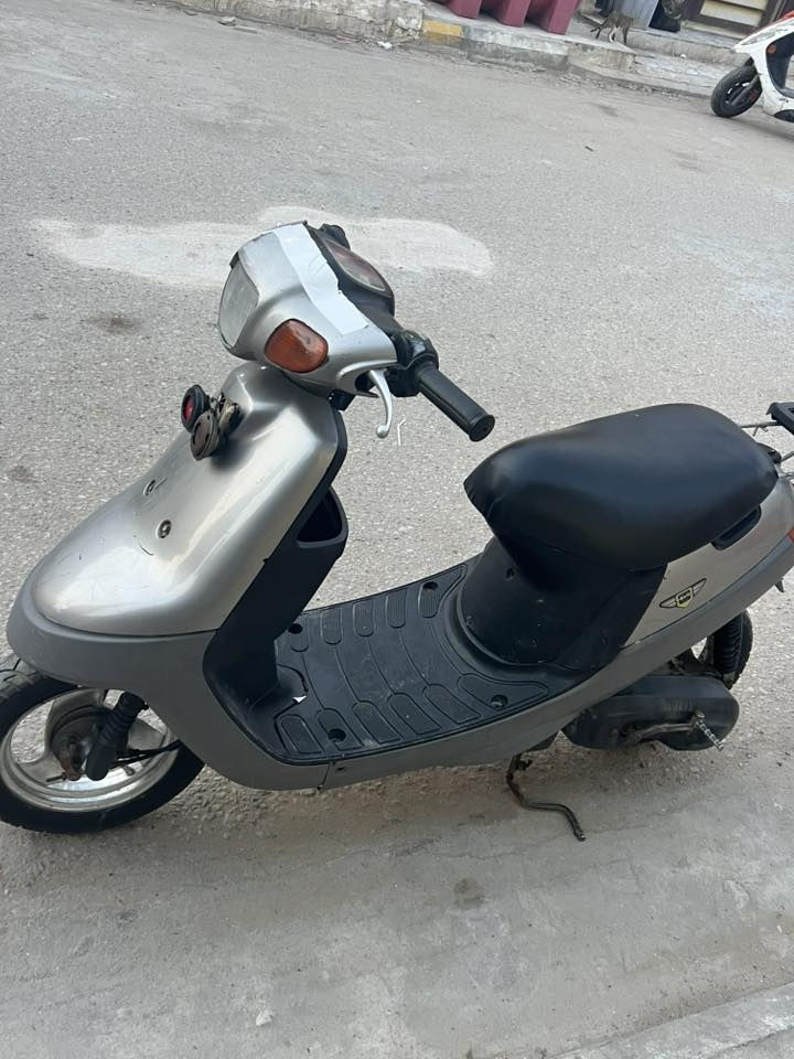 بتره للبيع ما مفتوحه شغاله سلف هندر كهربائيات كلها شغاله لايت اشاير عداد بانزين سرعه مكان ناصريه مركز 
***********
