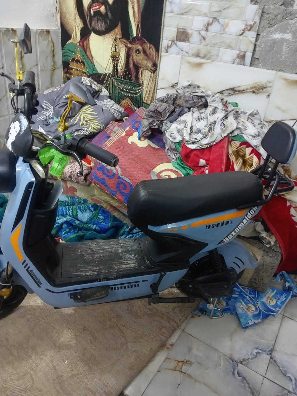 سلام عليكم دراجه شحن 3نمر دراجه جديدة صار 15يوم من ماخضهه سعر 250عنوان مدينه الصدر  موبايل ***********
