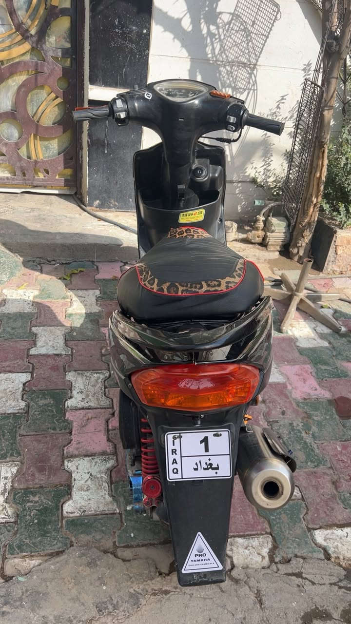 سلام وعليكم دراجه ماكس عدله نضيفه كلش شغاله سلف وهندر وبيه تزود  ودراجه بلادية برغي ممفتوح كلشي شغال السعر 450 مكاني بغداد المنصور الرقم ***********
