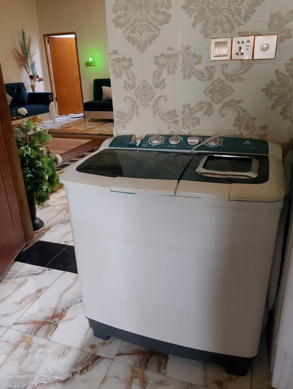 سلام عليكم غسالات عدد اثنين للبيع ملاحظة للبيع اثنين مابيع وحدة السعر 200 الف شغالات وحدة كسر كارتون وثانية مستخدمه الاستفسار اتصال واتساب *********** العنوان القبله حي المهندسين
