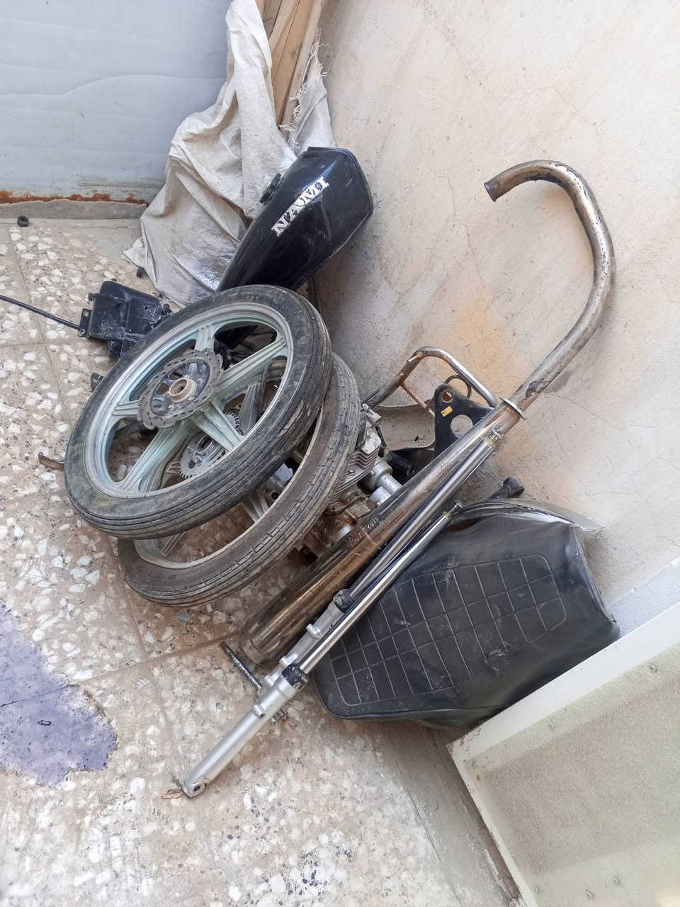 سلام عليكم دراجه ايراني سيفان 2021
5كير سلف كايمه اوراق سكنر  فصخته صبغت الشاصي وردت اعمر تعمير وبطلت ابيعه على هاي وضعيه 350 بيه مجال الديوانية ***********
