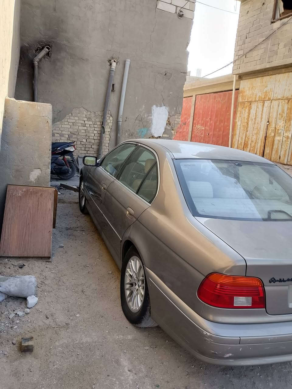 سياره بيئم للبيع ادوات كفاله عامه ومكفوله من السرقه والكص والنتربول 2003 للبيع صقر السياره حلوه السعر 47 ورقه ***********
