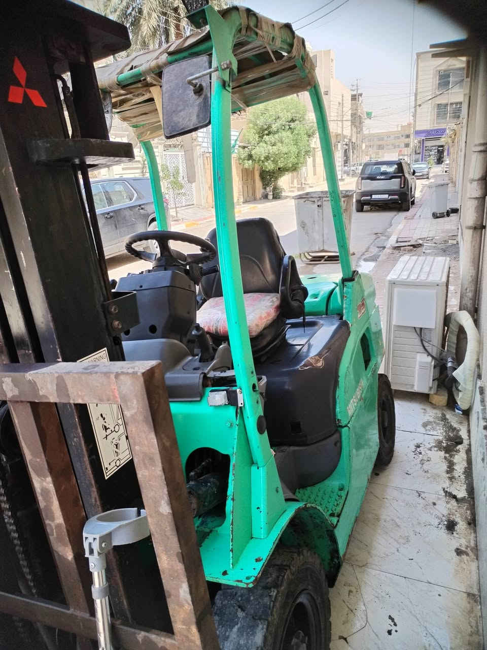 السلام عليكم رافعة شوكية ٢.٥ طن مكينة كير باتري مجموعة كلة ماملعوب بيهة ومكفولة وجاهزة من كلشي  وكهربائيات كلهة شغالة شوكية اصولية رقم  للبيع رقم صاحب الرافعة  *********** مكان الرافعة ميسان عواشة
