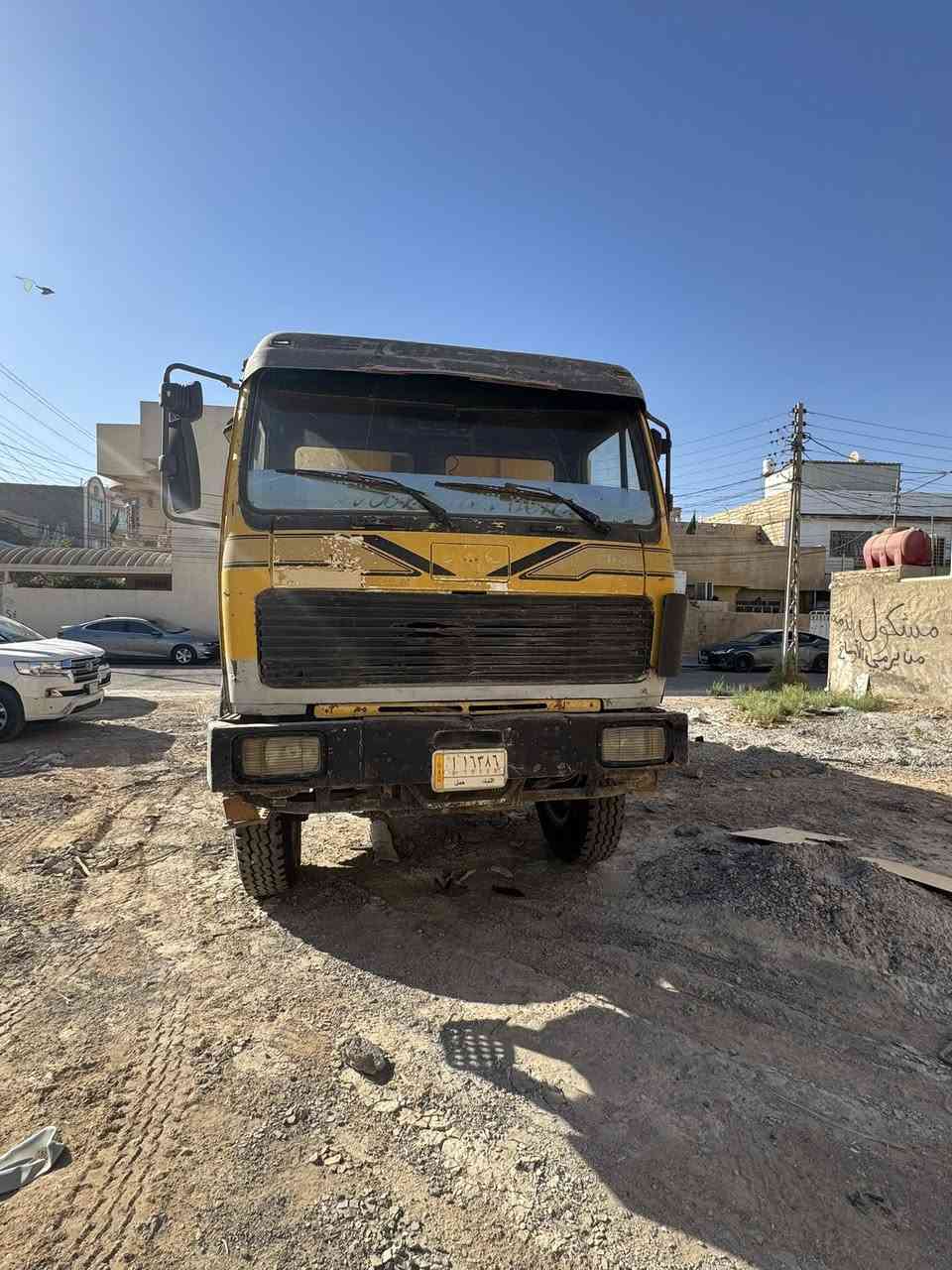 البي مارسدس
مديل 1981
مكينه 10 بستم 
كير 190
جي أف 
بدي سوري مايلر
اكتاف خفيفه
تخم تاير جديد 
شاصي مكفول 
رقم نجف بأسمي 
السعر  300$
***********
