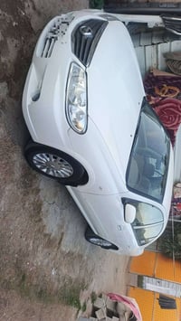 نيسان سني موديل ١٠ رقم بغداد باسمي مكاني بغداد اليرموك بيه صبغ كصه مال...