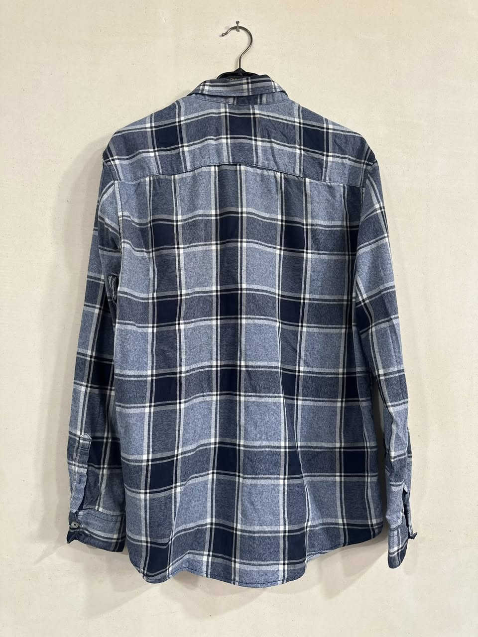 Tom Tailor
قميص أنيق بجودة عالية، مناسب للّبس اليومي والمناسبات الخفيفة.
يتميّز بلونه السمائي الهادئ الذي يعطي إطلالة راقية وعصرية.

📌 المواصفات:
• القياس: L
• اللون: مربعات سمائي
• الخامة: بهاري ناعمة ومريحة
• النظافة: 100% (بحالة ممتازة)

💰 السعر: 10 فقط

خيار ممتاز لمن يبحث عن الأناقة بسعر مناسب 🌟


**إذا كنت صاحب هذا الإعلان وتريد حذفه لأي سبب، رجاءا أرسل رسالة إلى الدعم الفني**