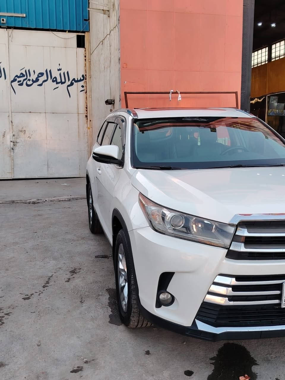 سلام عليكم تيوتا هايلاندر  موديل 2019
مواصفاتها لمتد كالمل مواصفات معروفه مواصفات هايلاندر  
6سلندر 
ماشيه 65 الف ميل 
 حادثها  فقط ربع جاملغ  الامامي الايسر مبدل نفس الون 
 رقم بغداد بسمي 
تحويل مباشر مكان السياره بغداد السياره كفاله  السعر 280 وبيها مجال للستفسار ***********
