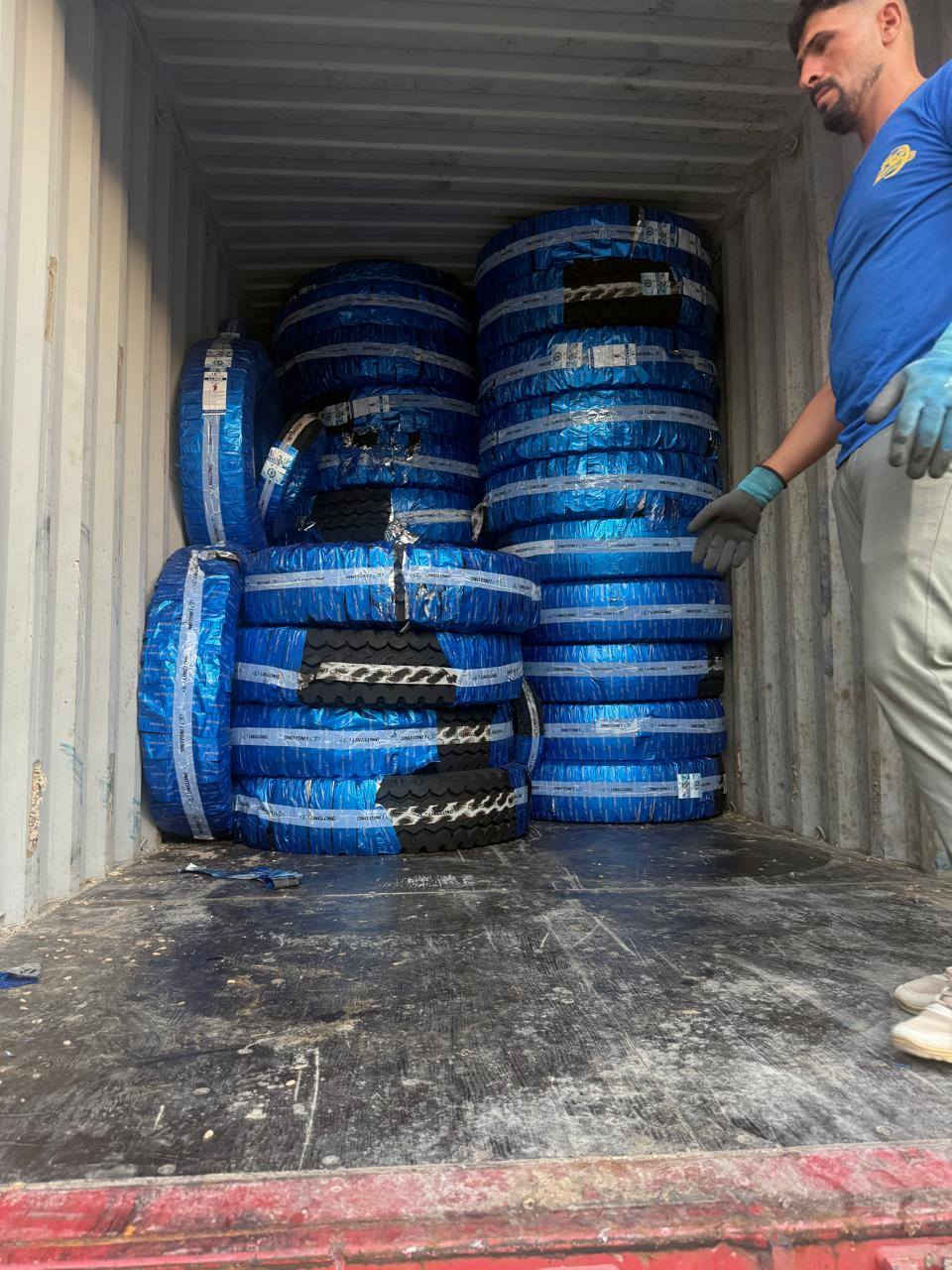 تم وصول اطارات السيفين صيني 13R22,5
درجه اولى 
رقم النقشه LLA01
انتاج 2025
18 قاط
العنوان بغداد مجمع مشن طريق معسكر الرشيد 
الاتصال على الارقام التاليه 
***********
***********
***********
