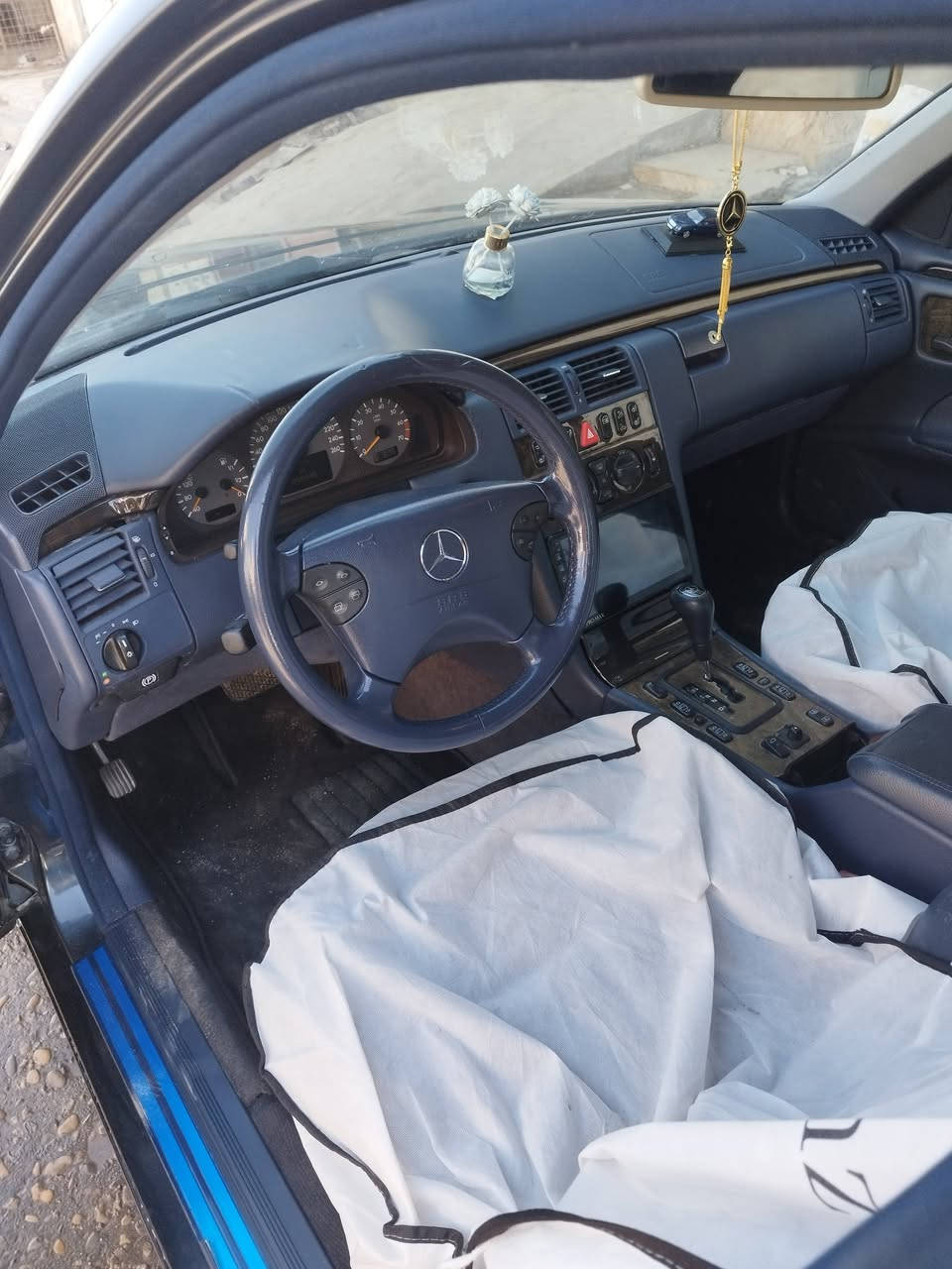 سلام عليكم للبيع مارسدس ام عيون 6V محرك مرغوب  موديل 2001 نقل نقل موديل 96 فول موصفات بيه صبغ حزام بل يبان سعر 125 وبيه مجال الشراي  مكان سياره ميسان ***********
