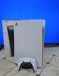 بلي ستيشن 5 نسخة فات مع جوستك اصلي الشركة وقرص بترفيلد 4 07813367611 ا...