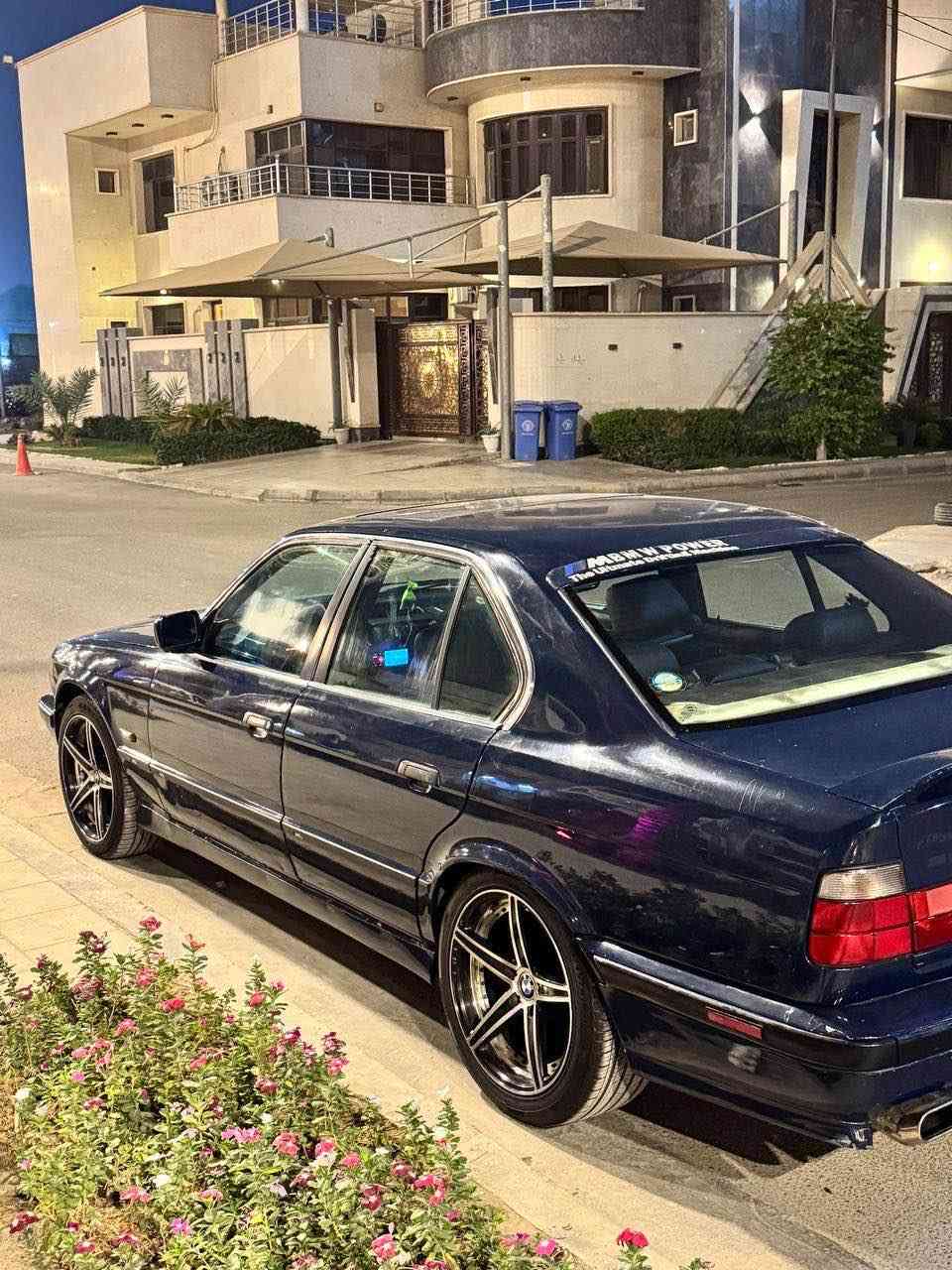 BMW
525 حجم 
1992 موديل
مسكر 
سيارة M داخل خارج 
كامله بدون نقص 
كشرهة يرادلة صبغ 
بدون اي ضرر 
مكان اليرموك 
*********** بغداد, العراق
