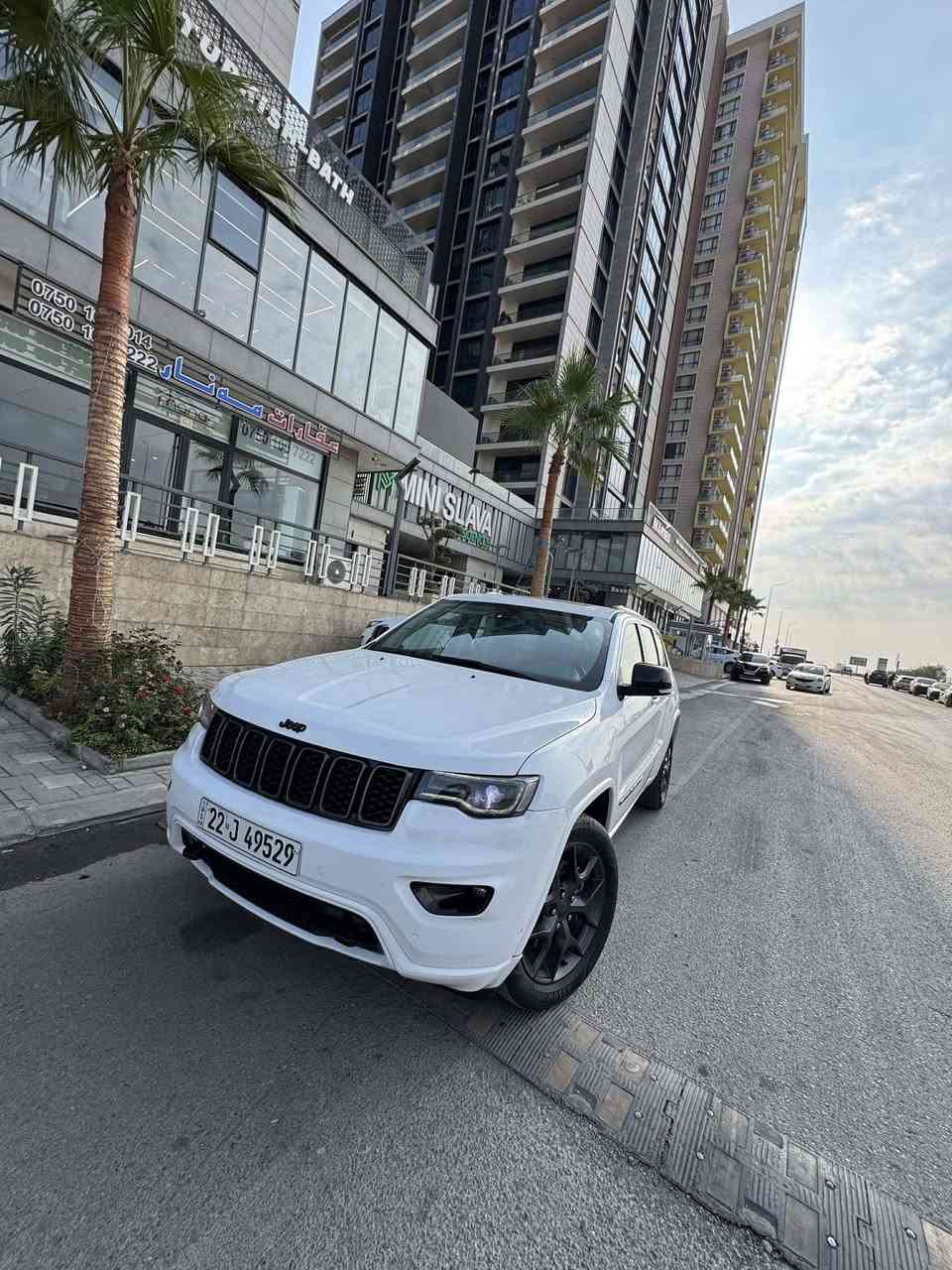 جيب كراند شيروكي
موديل 2018 
وارد خليجي 
مواصفات لمتدد فول مواصفات 
سياره بي قطعتين صبخ و بي شبرين صبخ يم بانورامه 
ماشيه 90الف كيلو
سعر 199ورقه بي مجال مكان اربيل 
***********
