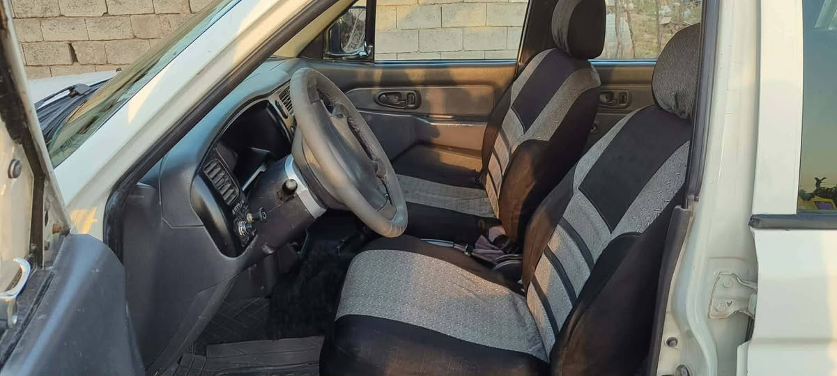 ستەر بۆشی ٢٠٠٤ دەبڵ ئەكسل گاز علوج تایەلوك هەموشتێکی لۆکە بەشەرتە بوخاری هەیە بەنیوسلف هەڵدەبێ پەڵە پەڵە بۆیاخی هەیە بێدەحم و لێدراو  ٤٩ گلا  *********** قەڵاد زێ

تکایە نامە بۆمن مەنێرن سەیارەی من نیه جواب نادەمەوە
