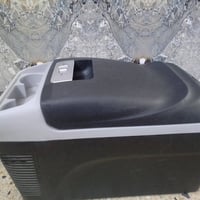 ثلاجه مال سيارة • شغالة • نقص كيبل