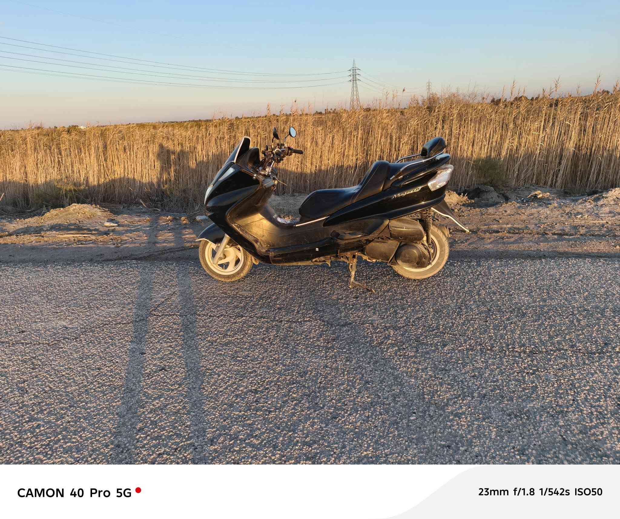 سلام عليكم 🤚
ماجسته دبل رون دراجه حلوو نكره بكل وقت بيه نقص طوافه بانزين و قمجي سايد بريك فقط و صوت ب كلج خلفي على سلولي فقط فقط بيه دخانه من تكبس يوصل رون ٦ 

١ زوج تاير جديد 

٢ منضومه بانزين جديد من كابريتر و فيت بم 

٣ لايت زنون ابيض و اشاير بيض 

٤ بك لايت كرستال و اشاير و مازده كلهن كرستال

٥ سلف اصلي مسيوبوشي جديد 

٦ ترايش قبق باتري كامل 

٧ دشبول شغال كامل ما عدا طوافي بانزين 

٨ ضفيرة ما عليه اي چطل 

٩ كلج امامي جديد و قايش 

١٠ استان تعليك شىرط و استان صفح شغال 

١١ بيه فتحه لكابريتر تفتح كابريتر او فيلس بدون ما تفتح جمطه ابد 

١٢ سويجين و سوجين لبق تانكي 

١٣ جكمجه تقفل + سكان 

١٤ فلنجه خلفيه جديده و دسكات كذالك 

١٥ تجوه 

١٦ فلتر شوته عمل من اسفنج 

١٧ مي زيتي اخضر و ولف هم جديد 

١٨ كهربائيات جميعه شغاله ما بيه اي چطل 

١٩ صرف بانزين مابيه اذا شارع مفتوح و كبس كل ١٨ كيلو تصرف لتر واحد يعني انسه صرف 
٢٠ حساس حراره و قارء فولتيه و ساعه كلهن شغالات

سعر ٦٠٠ الف بيه مجال لطيبين بيه منفيس + مكاتبه 

مكاني بابل محاويل رقم (***********) 

اذا اكو مراوس ب اربعه كير نامه اراوس ماكوو مشكله
