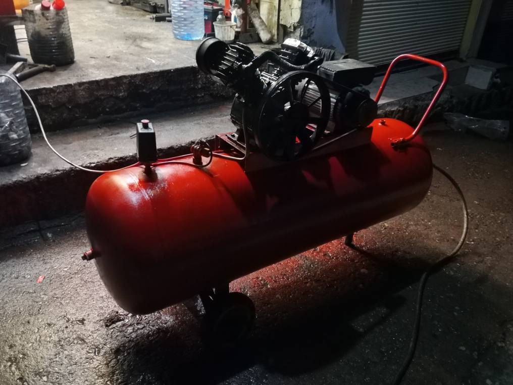 کۆمپلێسەر هەوا ۲٥۰ لیتر شتێکی مەزبوت  بێ کێشە السليمانية, العراق


**إذا كنت صاحب هذا الإعلان وتريد حذفه لأي سبب، رجاءا أرسل رسالة إلى الدعم الفني**