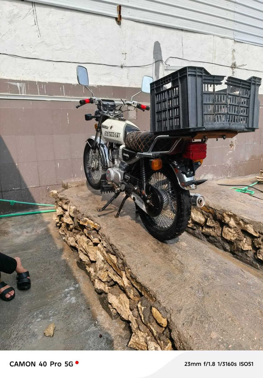 السلام عليكم دراجه البيع
اوراق اصولي نضافه فول متوازي عليها
الساعر خاص

***********
