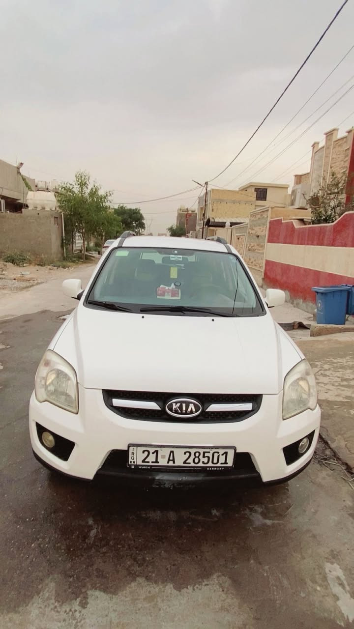 السلام عليكم سبورتج ٢٠٠٩ خليجي بأسمي رقم شمالي تريد تحويل تريد وكالة مكفولة من الصبغ والضربة فقط ربع الجاملغ الخلفي صبغ بدون دواخل صدر جديد خلفي وامامي على أيدي وتخم تاير جديد صار اسبوع شديته تدفئة وتبريد جيدة جدا ومكينة وكير مكفولات السعر ١٢٥ قفل من الأخير والسونار موجود مع الصور وهذا رقمي *********** مكان السيارة بغداد
