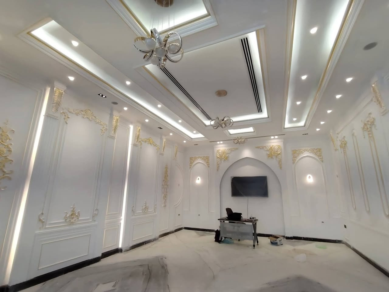 مساء الخير ♥️ 
💞مستعدون لعمل جميع انواع الديكورات  💐ديكور مع صبغ تصميم  مع التنفيذ *********** 
اتمنى ان ينال اعجابكم ❤️
