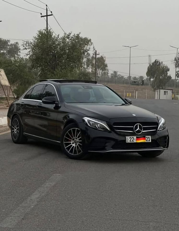 مارسدس c300
موديل 2017 لون اسود 
رقم اربيل تحويل مباشر باسمي سياره
معروفه موصفات c300
الضرر بنيد وجاملغ بدون ايرباك
مراوس كورلا 
للتواصل ***********
مكان السياره بغداد
