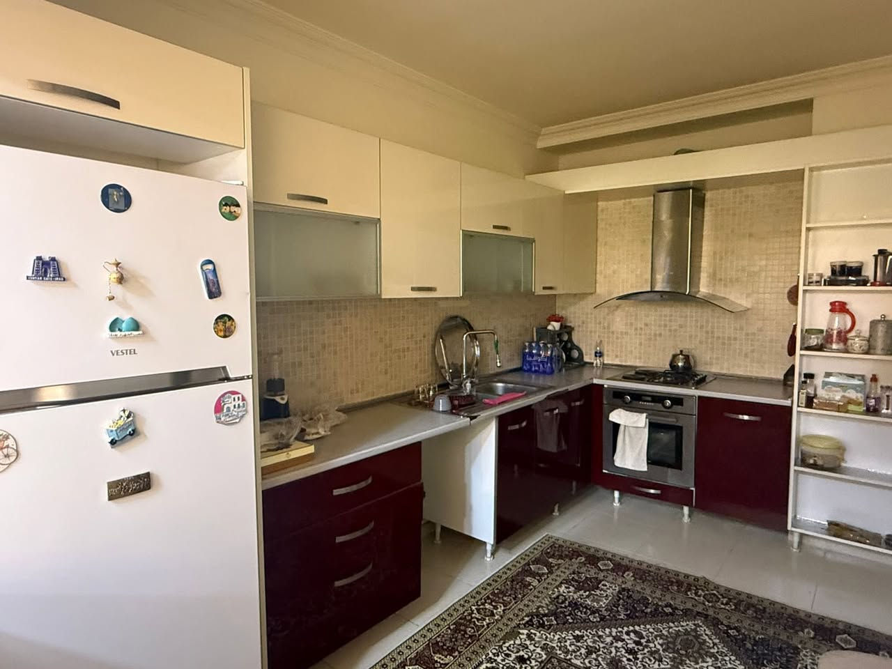 💎كنجان لايف
📍الواقع على طريق ١٥٠ مباشرة 
🔹126متر 
🔹غرفتين نوم + صالة ومطبخ 
🔹بلكون و مجموعة الصحيات 
🟠مجمع كنجان واحد من ارقى 
     مجمعات في مدينة اربيل 
🟢نظام سمارت تجي الشقه بلكامل 
⚪️خدمات كامل من ماء و كهربا 
    سكيورتي و تنظيفات 

***********:☎️
#احمد_العقارات
