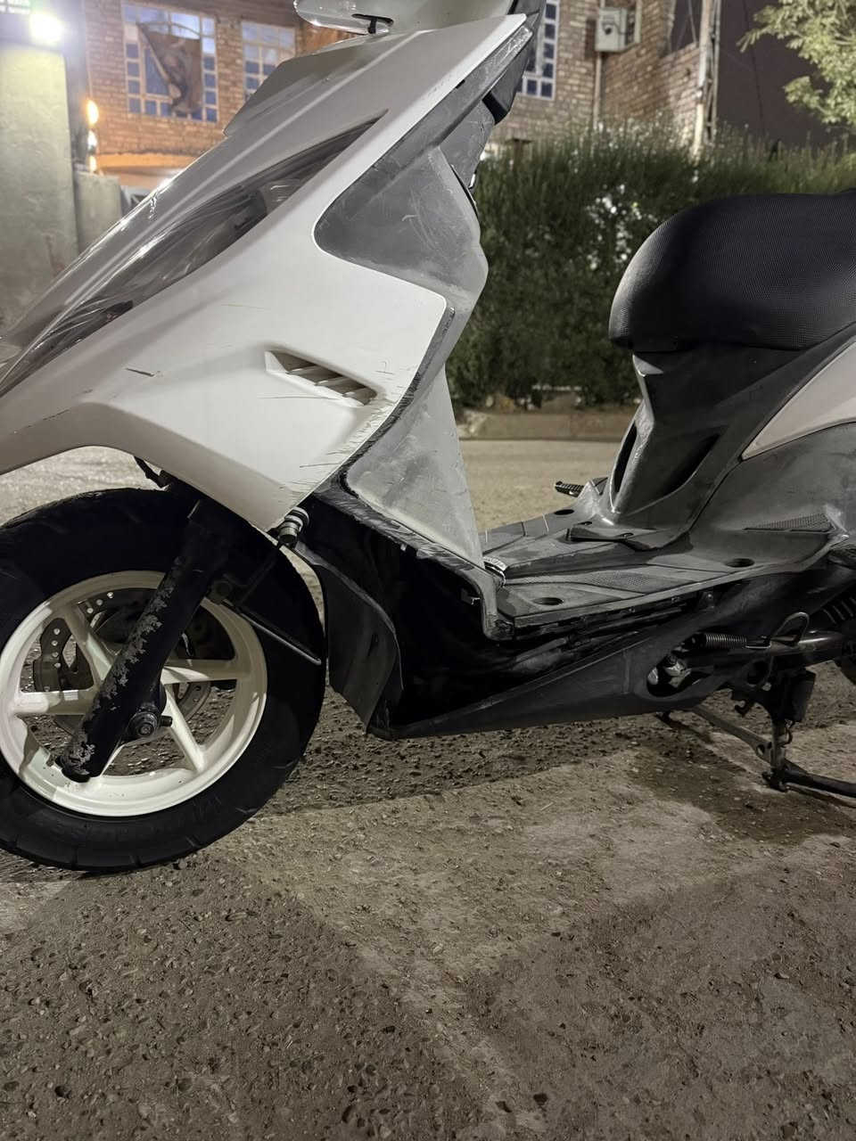 السلام عليكم
ثعلب جيتي ار بوشه 58 بلاد   نوزل قبل 3 اشهر نازله من الرمبه
الدراجه مكفوله بلادي  ختم واحد نقصه بس تريشه اليسره
مكاني بغداد زعفرانيه 
رقم ***********
سعر800 وبيه مجال
