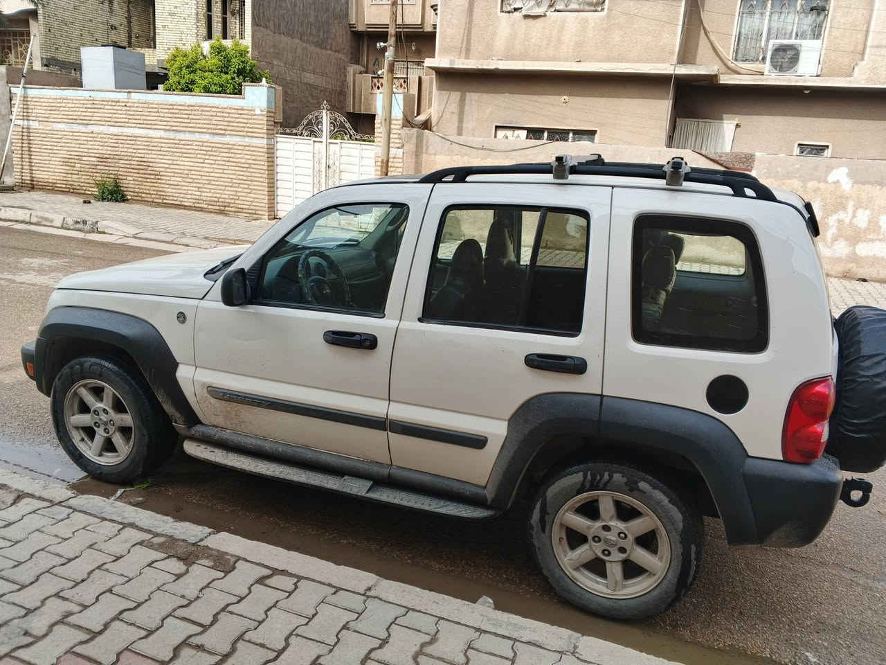 جيب ليبرتي 2007 كير ومكينه لوك رقم بغداد انكليزي سنويه جديده  شاشه وكامرا بيها مكانات صبغ فور ويل سلايت روف تبريد منضومه جديده ثلج ادامه جديده سنتر لوك كهربائيات بلادي تخم تاير ويل كب راديتر جديد باتري جديد السياره كلش حلوه العنوان بغداد السعر 79 وبيها مجال ***********
