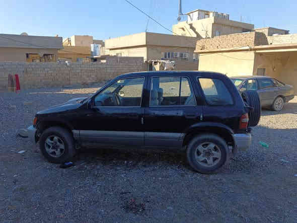 للبيع او مراوس بحديث انطيك فرق كيا سبورتج موديل 2000 رقم دولي مميز بسمنا سنوية لحد 2030 بيها صبغ الدعامية ولجاملق الأمامي تخم تايرات امامي جديدة دوشمة جديدة جوم ثلاثة كهربائيات كير اوتوماتيك وتبريد وكف عندي كبل شهرين محرك 4 سلندر محور بمحرك بكم TOYOTA 85 النظافة 80 ما بيها اي غرامات رايدها  62وبي مجال الخاص مفتوح للتصال
***********
يرجا الاتصال من الساعة12.00 الضهر الى الساعة 11.00بليل
