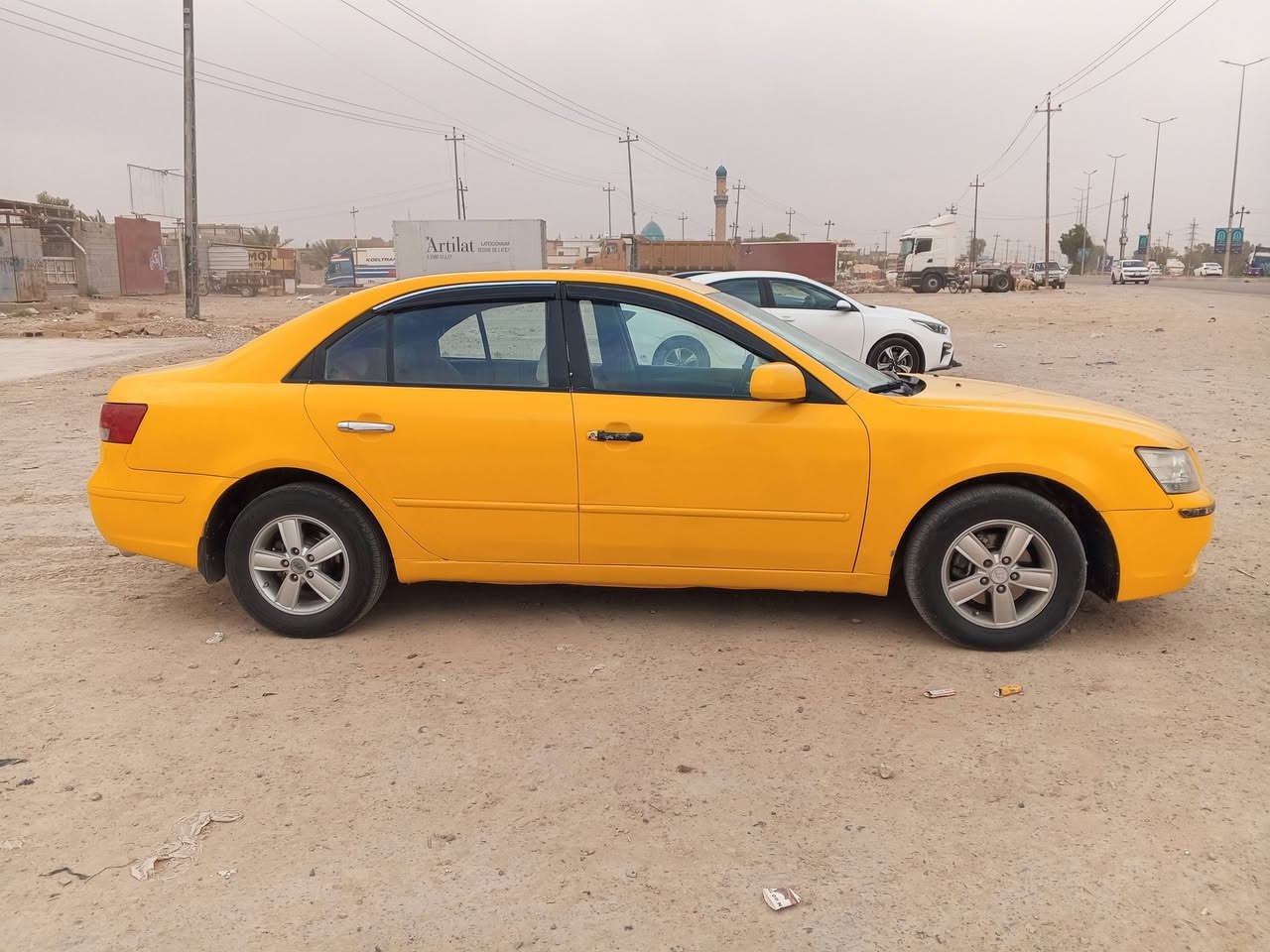 سلام عليكم للبيع سوناتا موديل 2010 رقم بغداد سنويه ورقم جديد بسمي تحويل ثاني يوم  السياره  جاهزه من كلشي مصفره هيه وغرامات تبريد ثلج مكينه حاويه كير جديد  صدر جديد يعني السياره امانه جاهزه من كلشي رب ما تصرف عليه عارضه ب 88 ورقه وبيه مجال  مكان السياره واسط العزيزيه ***********
