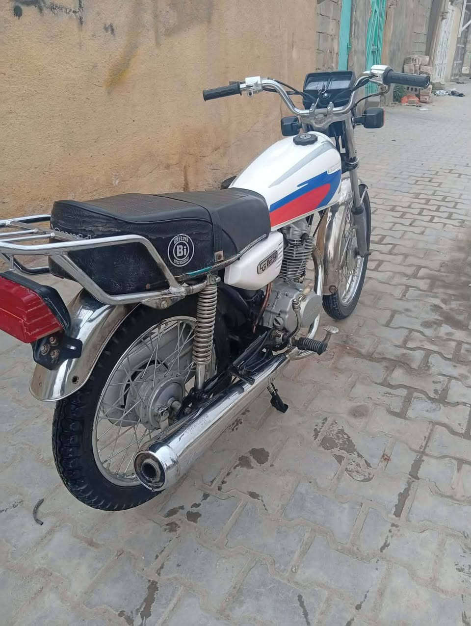 دراجه للبيع اربعه كير أوراق اصوليه موديل 15 درجه حلوه كربلاء العامل
سعر 425 وبيه مجال رقم الهاتف ***********
