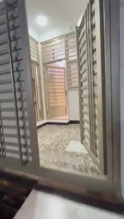 بيت ستين متر للبيع بحر الصغير حي الزهراء بيت راقي في كربلاء جاهز للسكن بناء حديث للاستفسار الاتصال على الرقم التالي ‏‪***********‬‏ كلوله من طرف مهند ابو مريم .

