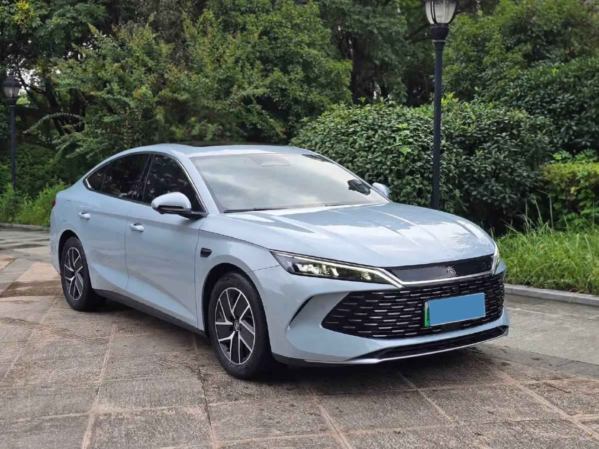 BYD QIN L, 2025, PHEV
بي واي دي كن أل، 2025، بلك إن هايبرد
ماشية بحدود 4000 كم
 السعر 24 مليون و700 الف دينار

13 كامرة وداش كام ووضع الحراسة
فتحة سقف بانوراما
إصطفاف ذاتي  (  أوتوبارك.)
أوتو هولد 
شحن وايرلس ومنافذ يو اس بي وتايب سي
رادارات وحساسات أمامي وخلفي وجانبي
مقاعد جلد وكرسي السائق كهرباء 
الصندوق الخلفي كهرباء
مصابيح LED
بصمات تشغيل وأبواب
وضعيات قيادة
قيادة شبة آلية ( تنبيه وتحديد المسار ،وتوقف تلقائي)
 وباقي المواصفات المعروفة
السيارة موجودة في كربلاء للاتصال
***********
