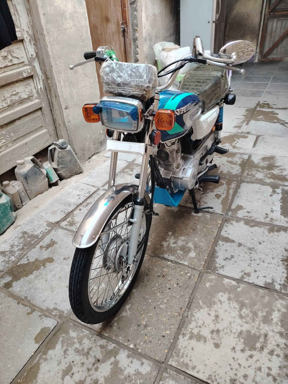 سلام عليكم دراجه نامه مضمومه وكفاله عامة بكلشي 2019دراجة ما مبدل بيها اي شي ولا مفتوح بيها برغي 
وترقيم جديد 2025دراجة اصولية بكلشي 
للاستفسار ***********
*********** وتساب
