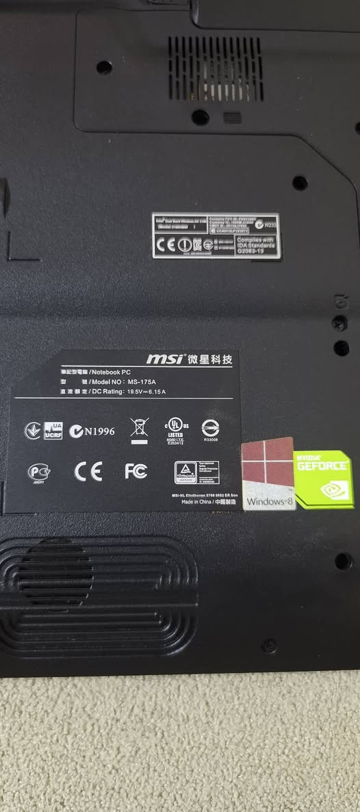 السلام عليكم لابتوب msi  GP70 حجم 17 نظيف جدا
وبطاريه جديده شادلها مع شاحنتها الاصلية 
السعر ٣٥٠ وبيها مجال 
مكاني مدينة الصدر 
 *********** واتساب
