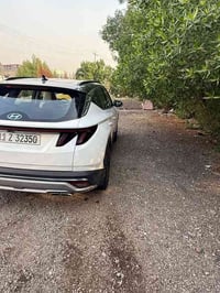 توسان 25 تو كلر خليجي ماشيه 13 الف كفاله عامه من كلشي كشنين كهرباء كشن...