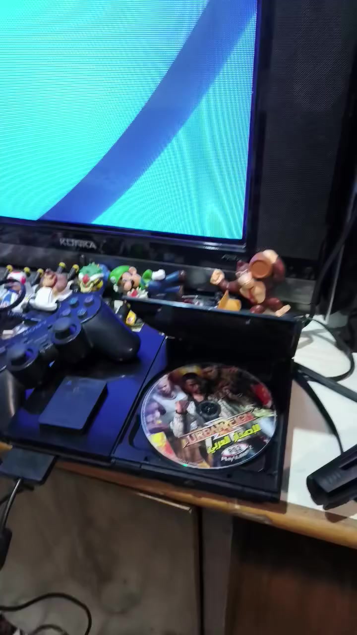 PlayStation 2🎮
بلي تو أخو الجديد محولة داخلي يشغل أقراص كوبي 
سحب العدسة سريع 
كامل ملحقات 
جويستكين وفيش أصلية مختمة سوني 
وخزن وكيبل تشغيل 
كل شي واضح بالمنشور 
السعر 45 ألف ✨
متوفر توصيل كافة المحافظات


**إذا كنت صاحب هذا الإعلان وتريد حذفه لأي سبب، رجاءا أرسل رسالة إلى الدعم الفني**