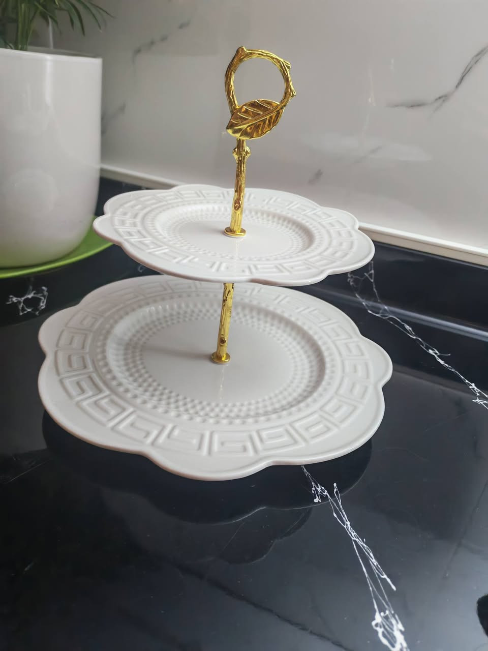 شوفوا النزاكة! أطقم تقديم فاخرة (أسود مطفي، ذهبي، وأبيض مرمر).
✅ متوفرة الآن للحجز  ***********
✅ قطع مميزة وما تتفوت للبيت أو للهدايا.
