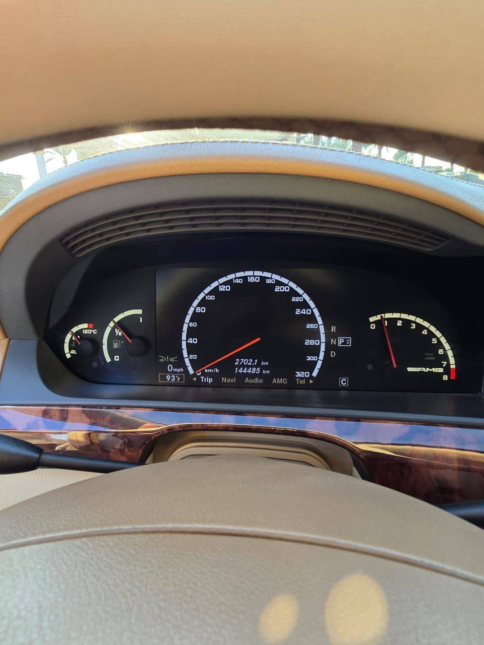 السلام عليكم
مرسيدس بنز S 63 AMG . 2009
V8 RWD 6.2 (( حصان 525)
كزوز بلادي AMG
5 بردات كهرباء
4 ابواب شفط + صندوق
انارة داخلية بلاد
4 ابواب بصمة + بصمة تشغيل
+صندوق اغلاق كهرباء
ناظور ليلي +رادرد امامي
سيدي جنجر 6 اقراص
4 مقاعد تدفئة تبريد
+تحكم كهرباء .
مقاعد امامية ذاكرة خزن وضعية
زجاج بلورايز
خروج ودخول مريح
(يتقدم الكرسي وينزل الستيرن)
ستيرن تحكم + شفتات
انارة ذاتية عند الاستدارة
• لايت زينون بلادي
كامرة امامية + خلفية وحساس
شاشة تحكم ماوس
مرايات جانبية شفط .***********
